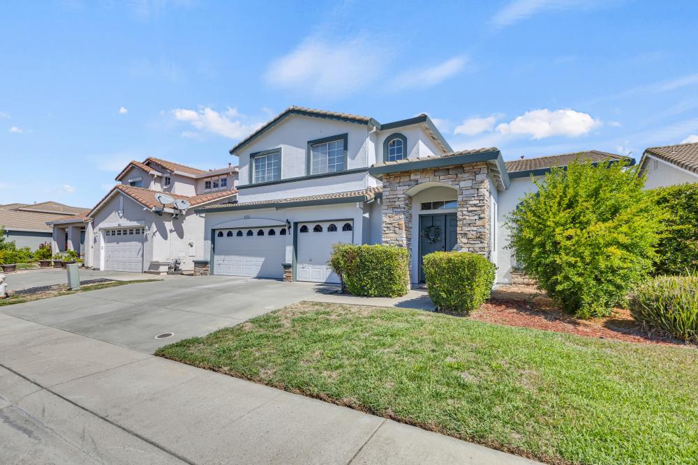 8225 Wooded Brook Drive