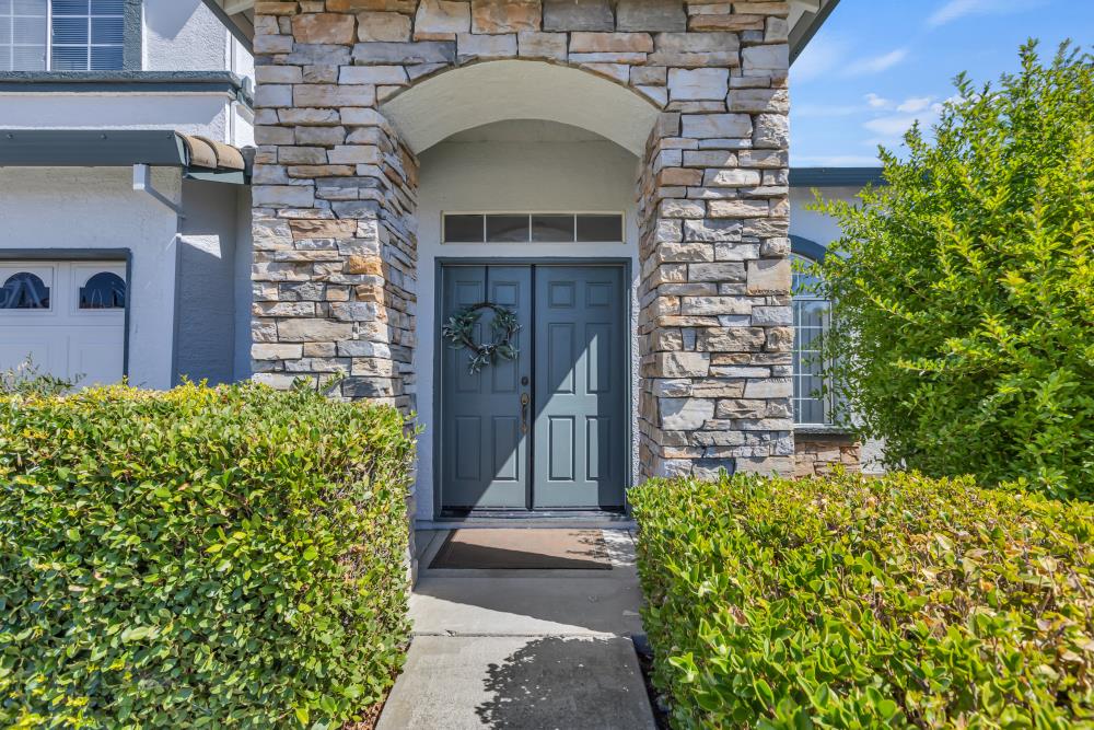 8225 Wooded Brook Drive