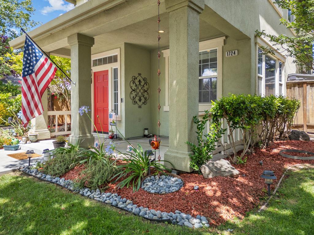 1724 Vintage Circle