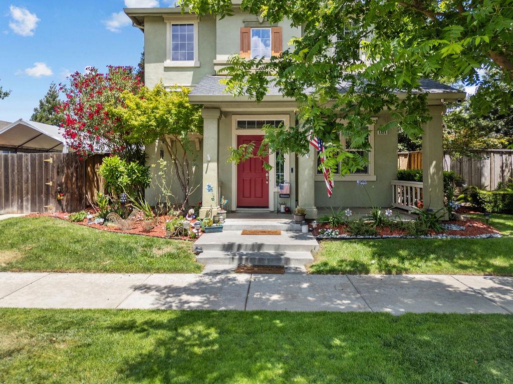 1724 Vintage Circle