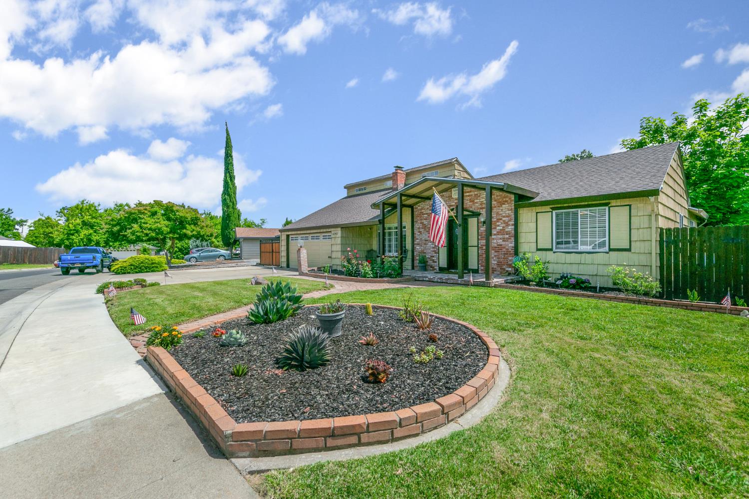 6342 Oakcreek Way