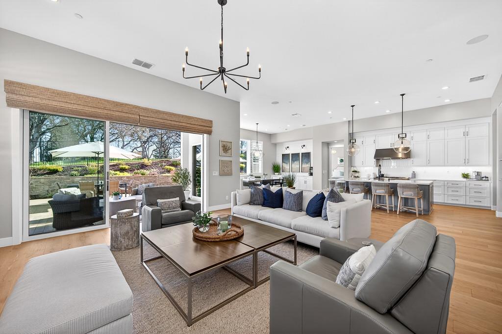 6209 Kings Peak Drive