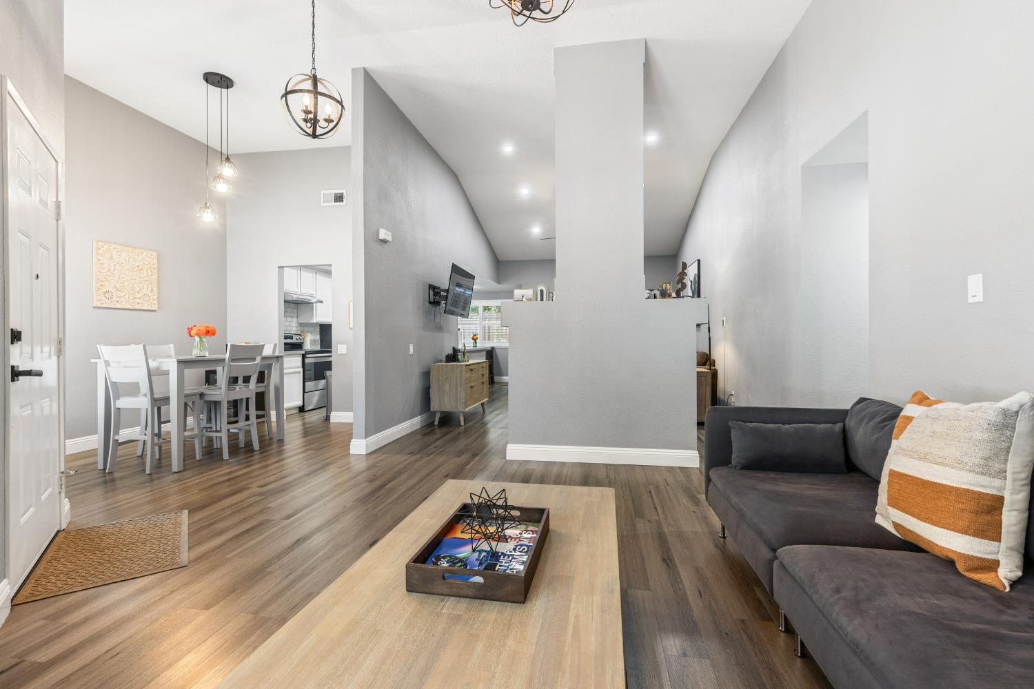 9516 Kellingworth Court