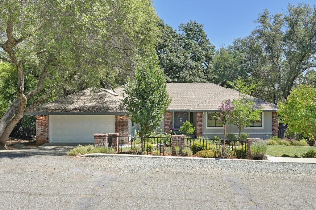 Photo of 2953 Oakleaf Drive, Cameron Park, CA 95682 (MLS # 225093949)