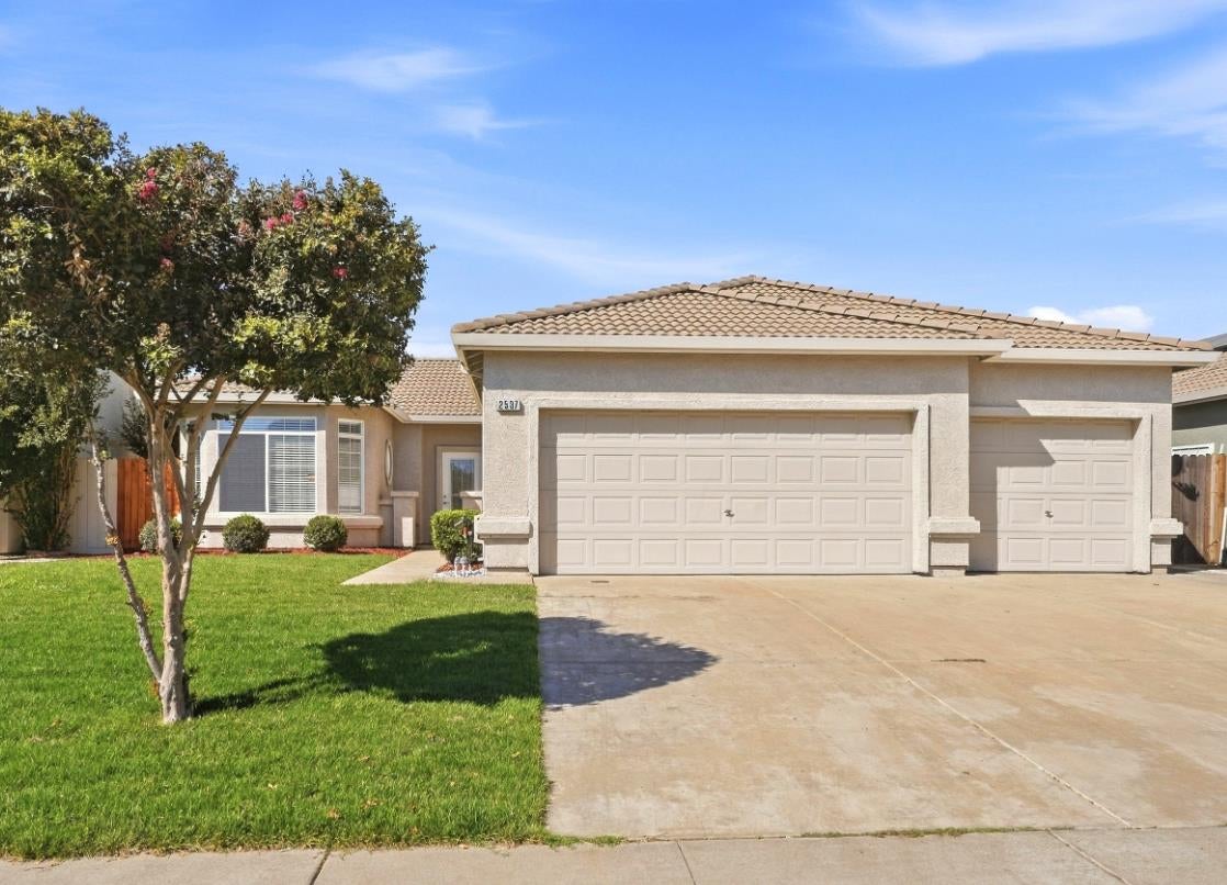 2537 Etcheverry Drive