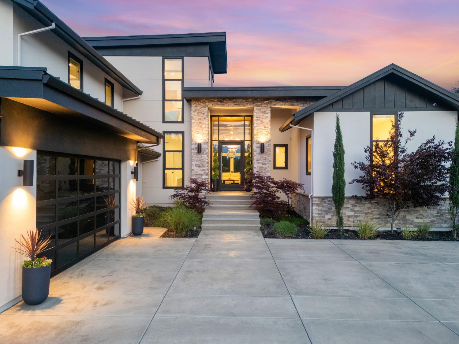 2056 Long View Drive