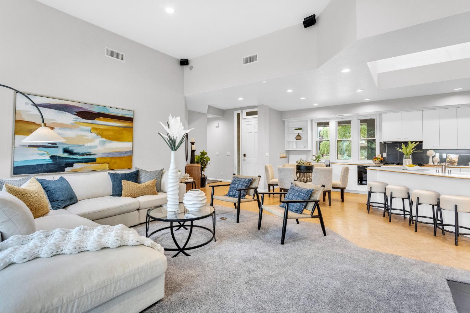 601 Mockingbird Place