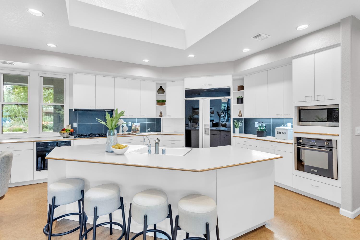 601 Mockingbird Place