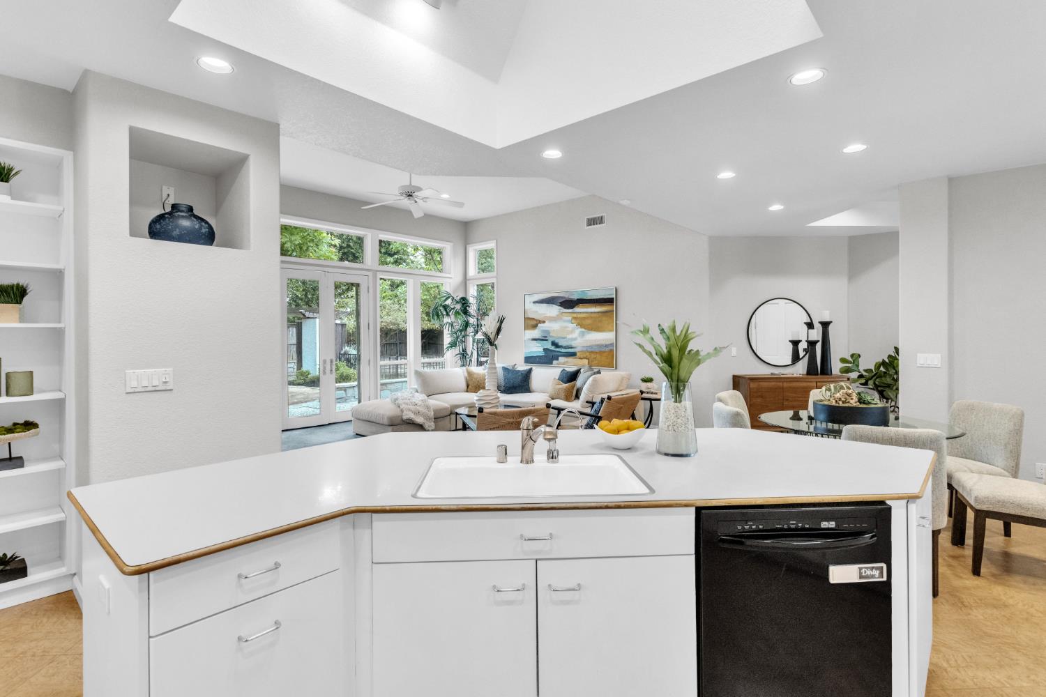 601 Mockingbird Place