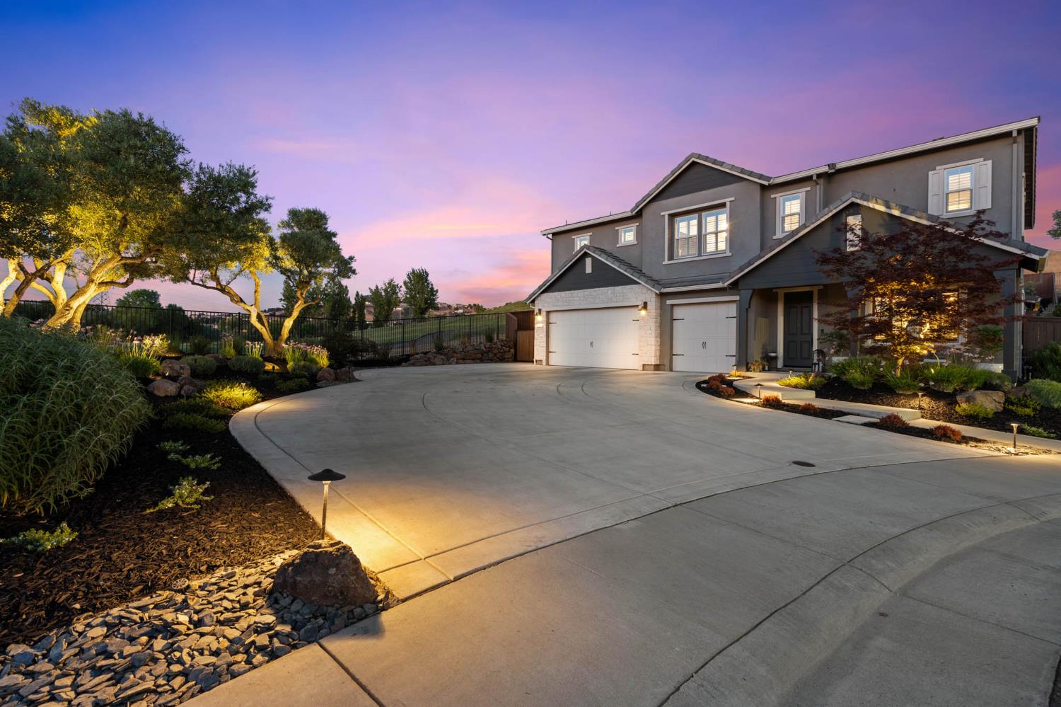 1319 Vineyard Court