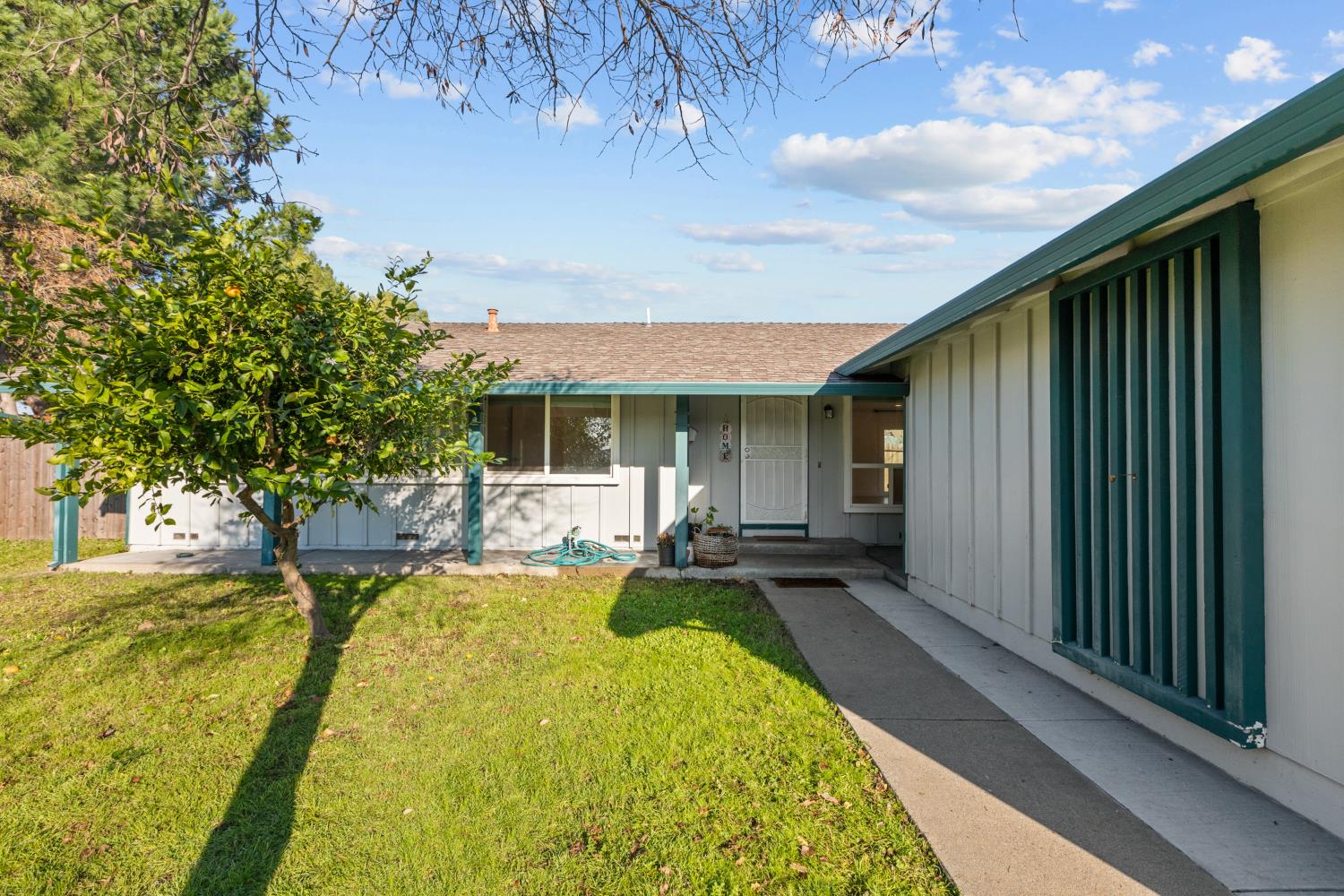 6821 Silverthorne Circle