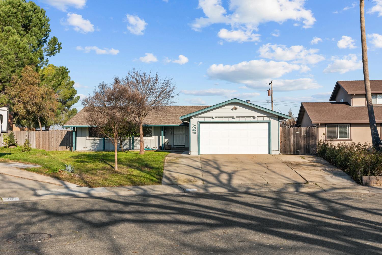 6821 Silverthorne Circle