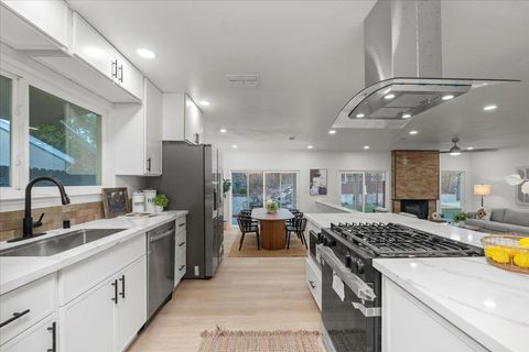 1715 Russell Way Roseville CA 95661