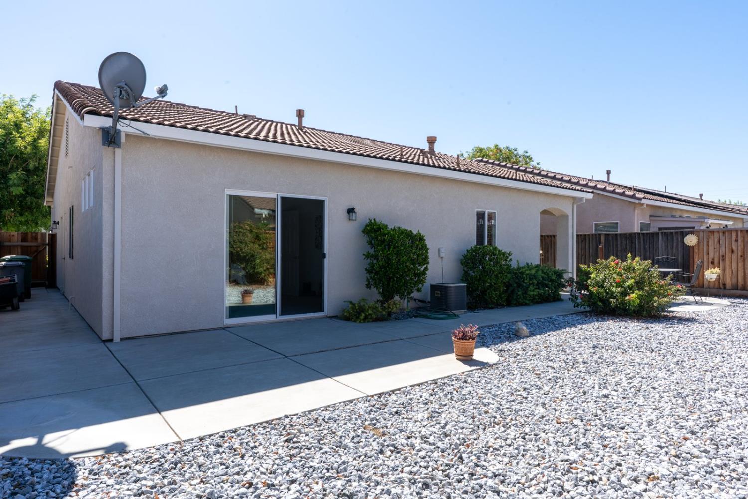 Los Banos, California 93635, United States, 2 Bedrooms Bedrooms, ,2 BathroomsBathrooms,Residential,Active,195201