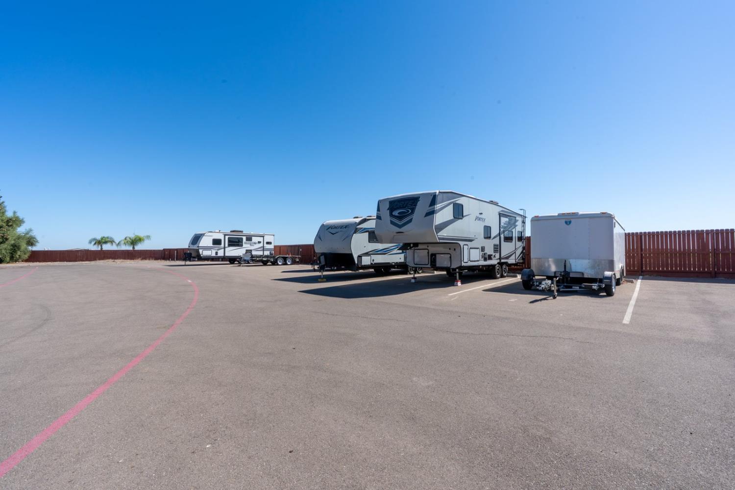 Los Banos, California 93635, United States, 2 Bedrooms Bedrooms, ,2 BathroomsBathrooms,Residential,Active,195201