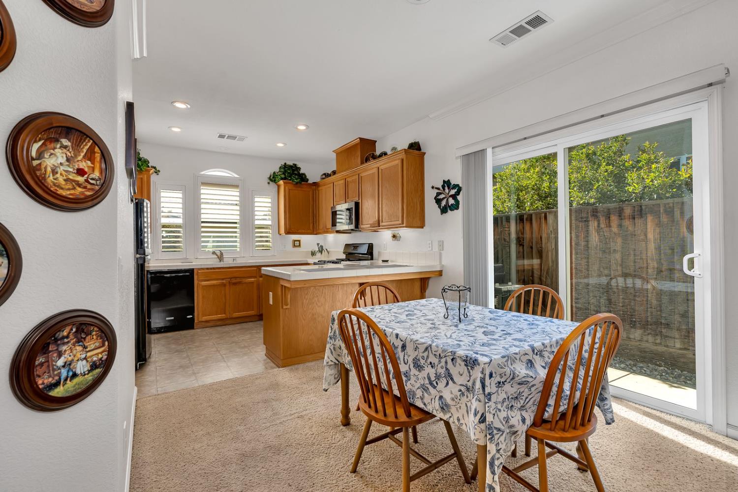 Los Banos, California 93635, United States, 2 Bedrooms Bedrooms, ,2 BathroomsBathrooms,Residential,Active,195201