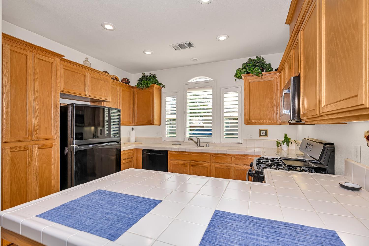 Los Banos, California 93635, United States, 2 Bedrooms Bedrooms, ,2 BathroomsBathrooms,Residential,Active,195201