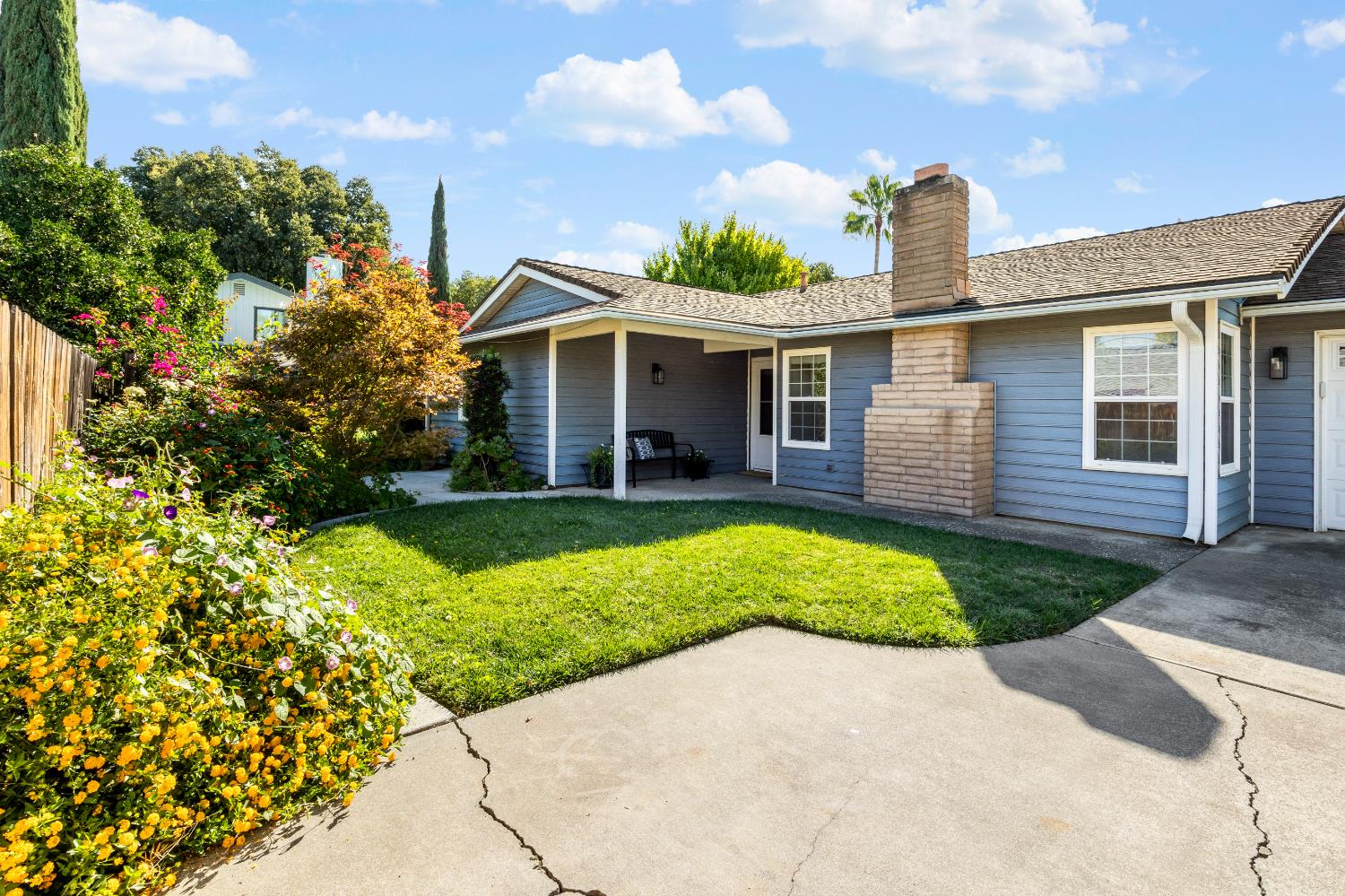3424 Laguna Avenue