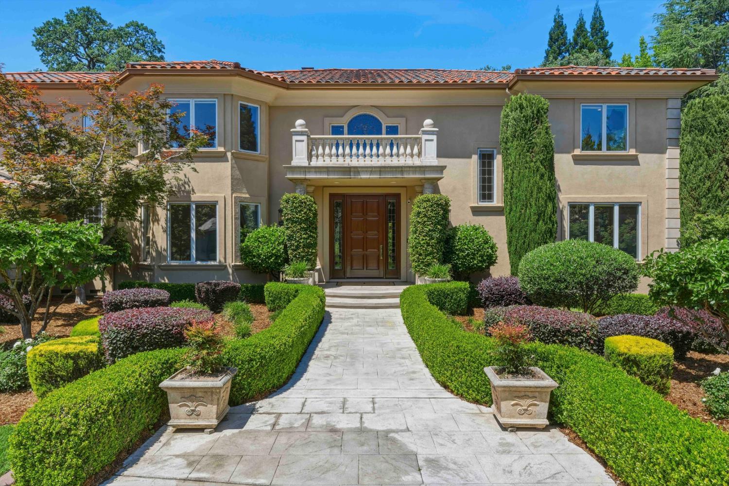 5122 Ellington Court