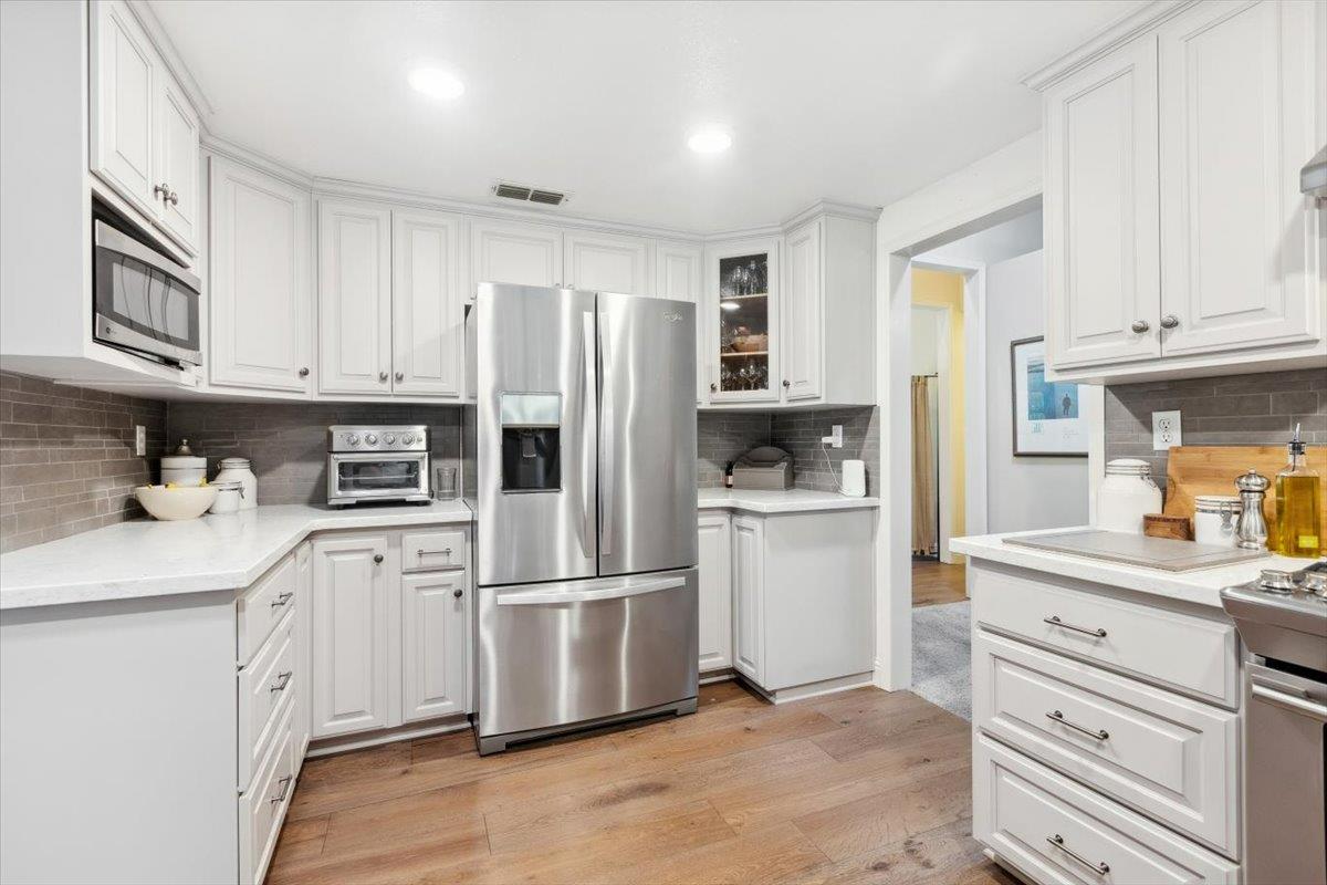 1140 Oak Tree Circle