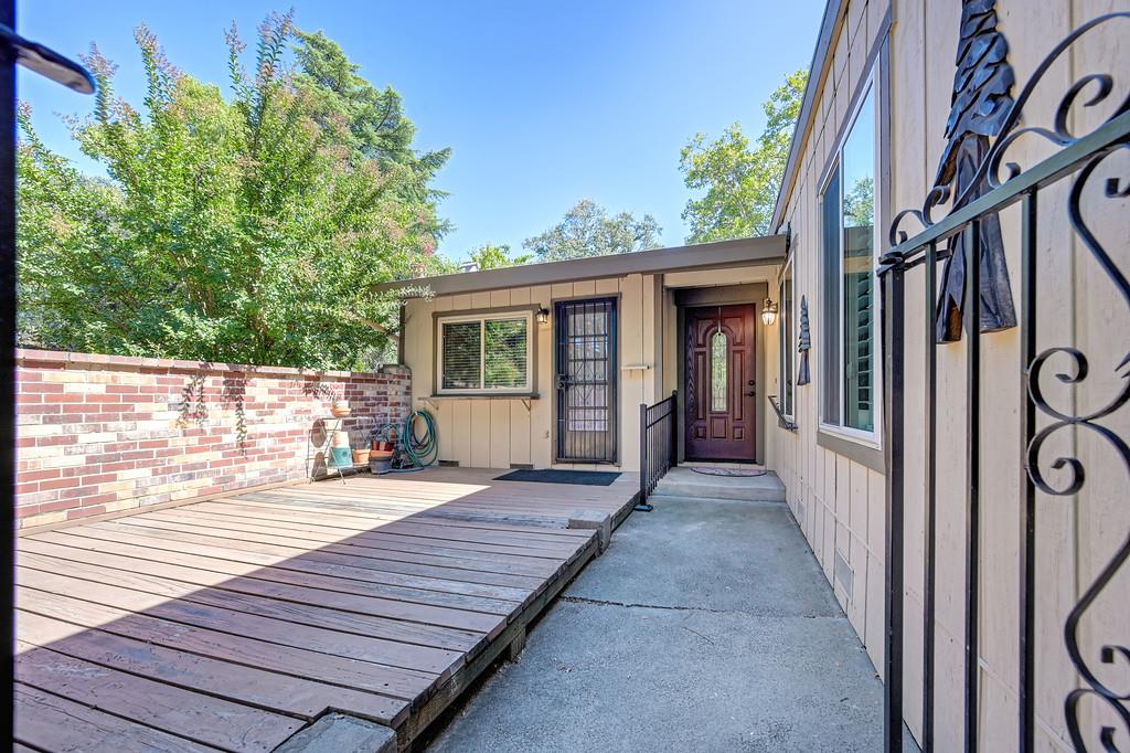 6932 Toluca Lane