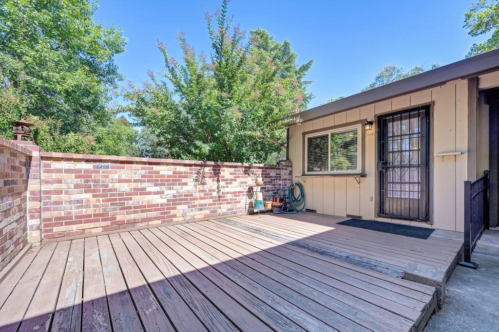 6932 Toluca Lane