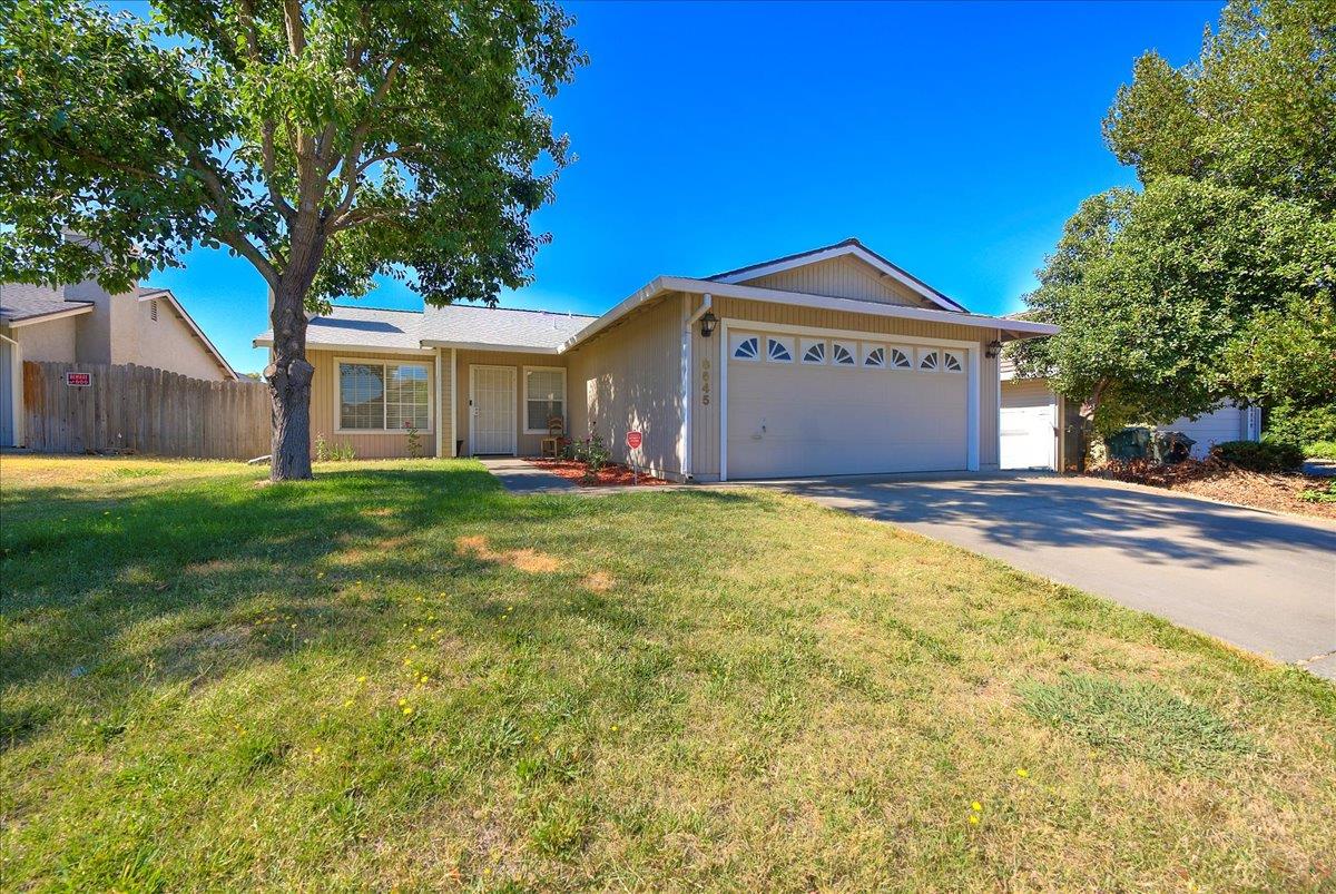 8645 Meandering Way