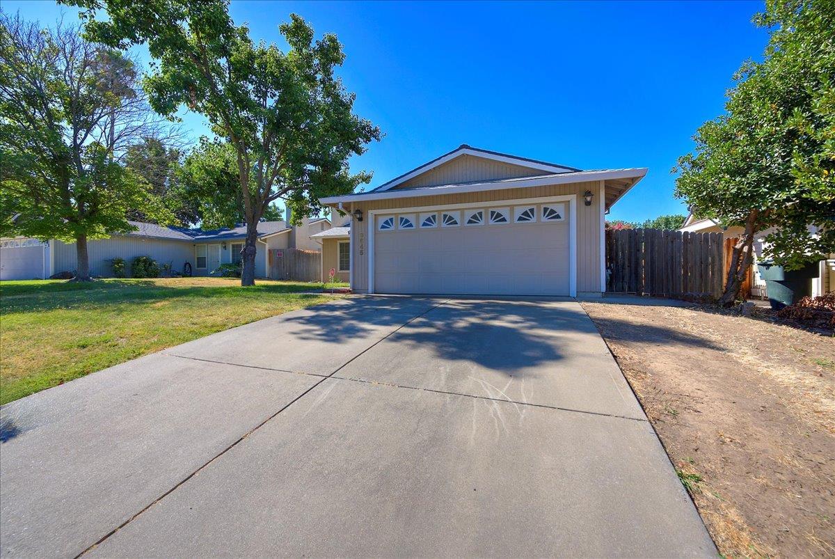 8645 Meandering Way