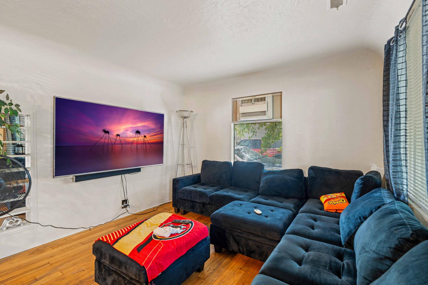 1121 El Vecino Court
