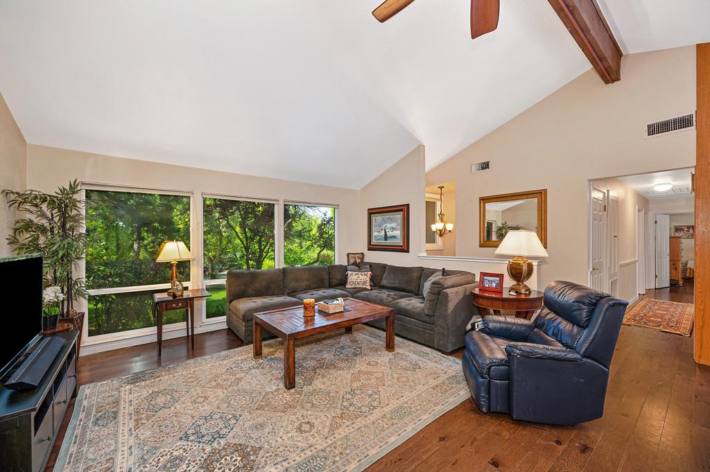 9185 Vista Court