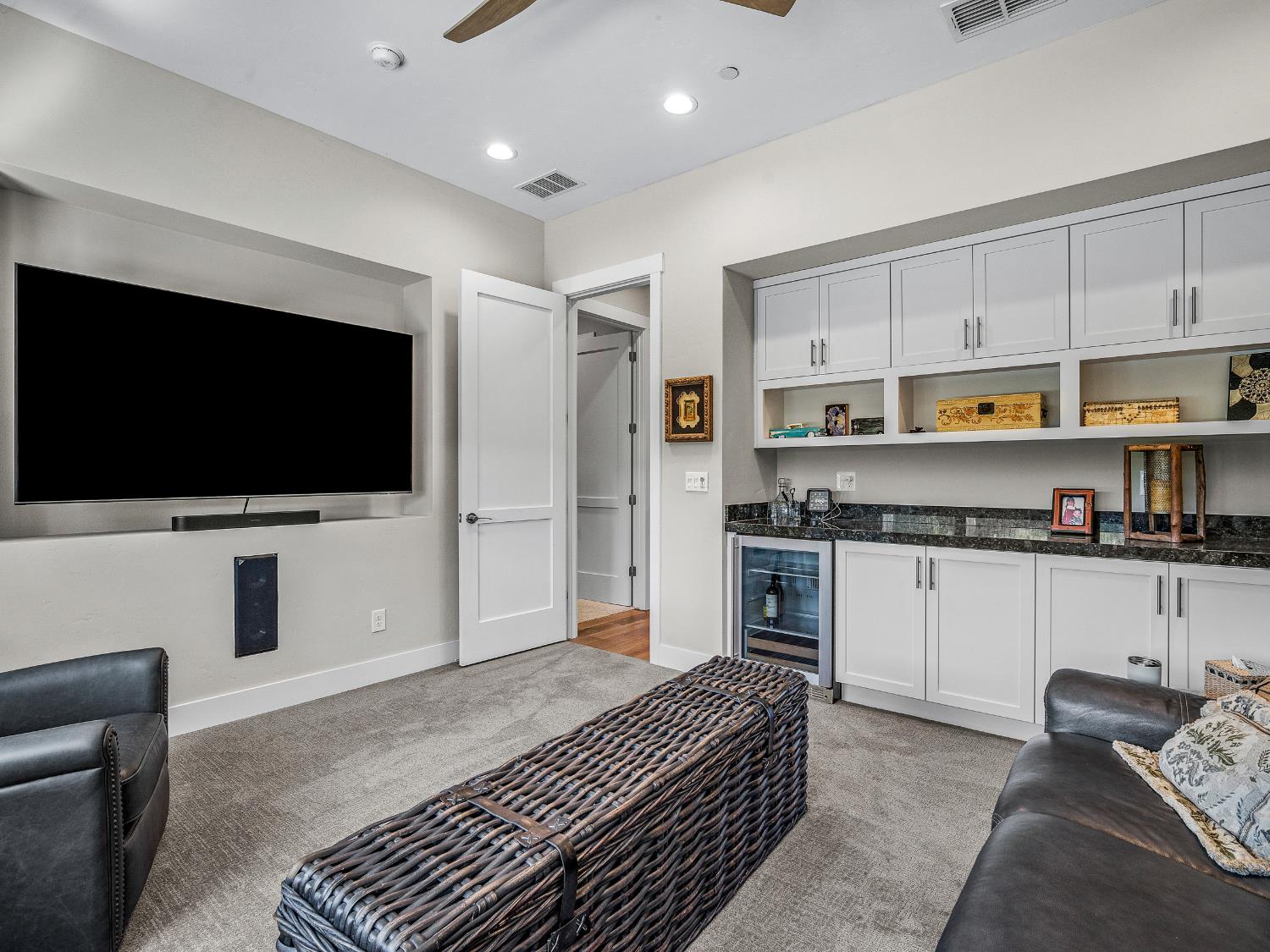 El Dorado Hills, California 95762, United States, 5 Bedrooms Bedrooms, ,5 BathroomsBathrooms,Residential,Active,153586