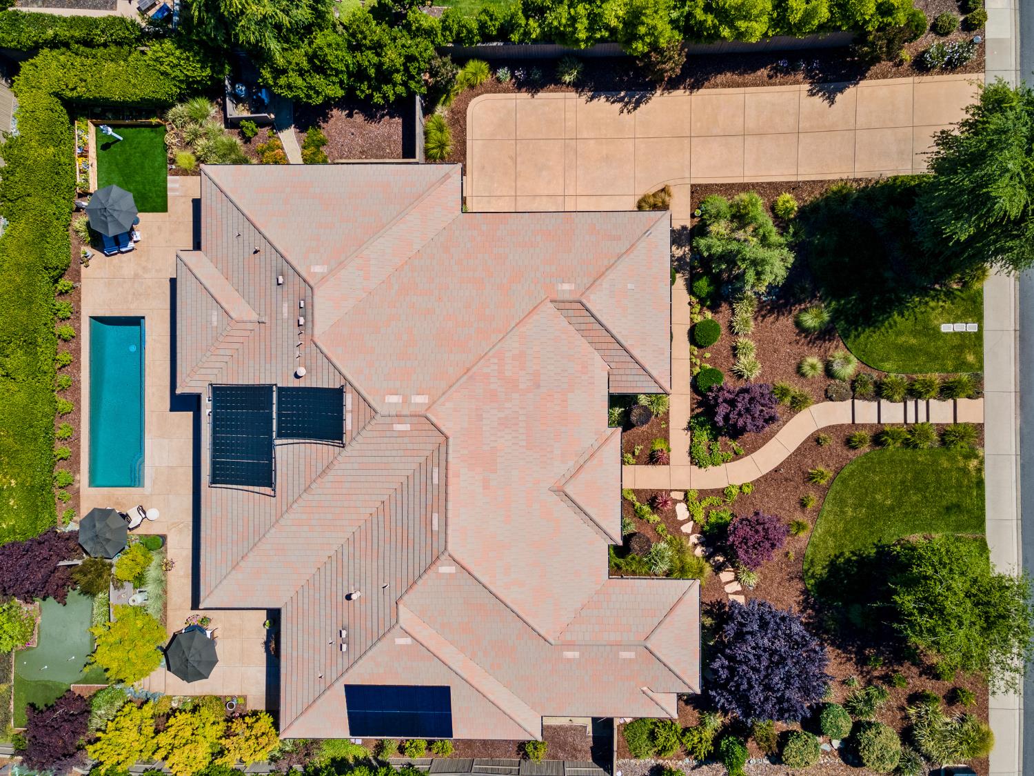 El Dorado Hills, California 95762, United States, 5 Bedrooms Bedrooms, ,5 BathroomsBathrooms,Residential,Active,153586