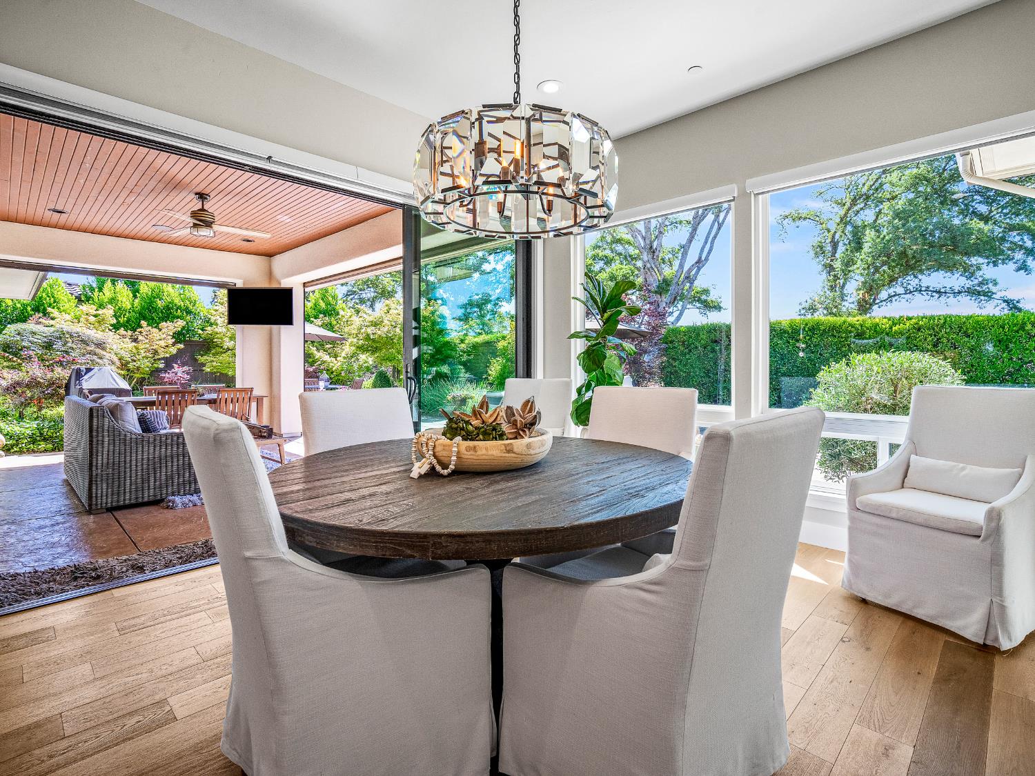 El Dorado Hills, California 95762, United States, 5 Bedrooms Bedrooms, ,5 BathroomsBathrooms,Residential,Active,153586