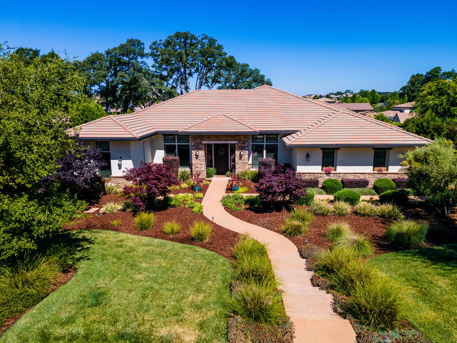 El Dorado Hills, California 95762, United States, 5 Bedrooms Bedrooms, ,5 BathroomsBathrooms,Residential,Active,153586