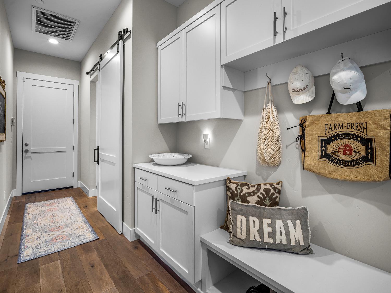 El Dorado Hills, California 95762, United States, 5 Bedrooms Bedrooms, ,5 BathroomsBathrooms,Residential,Active,153586