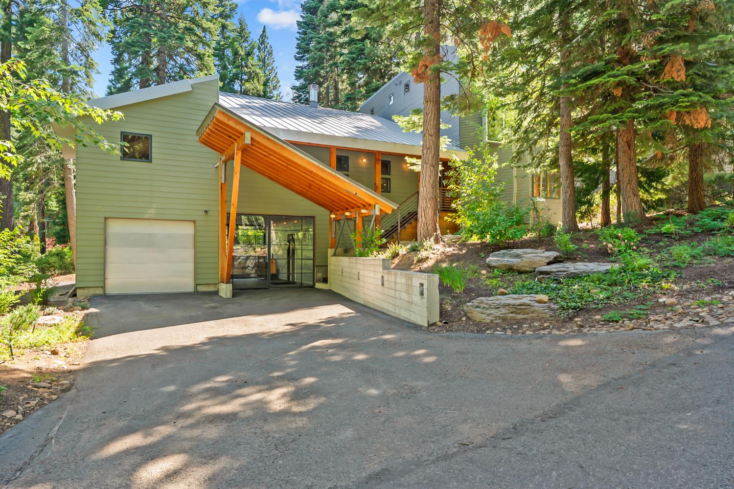 375 Bow Road