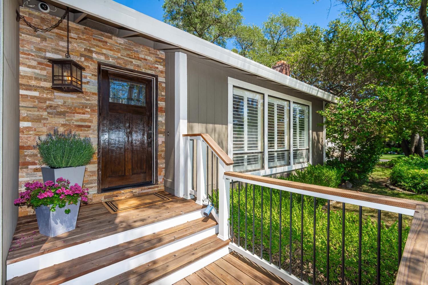 7537 Dove Court