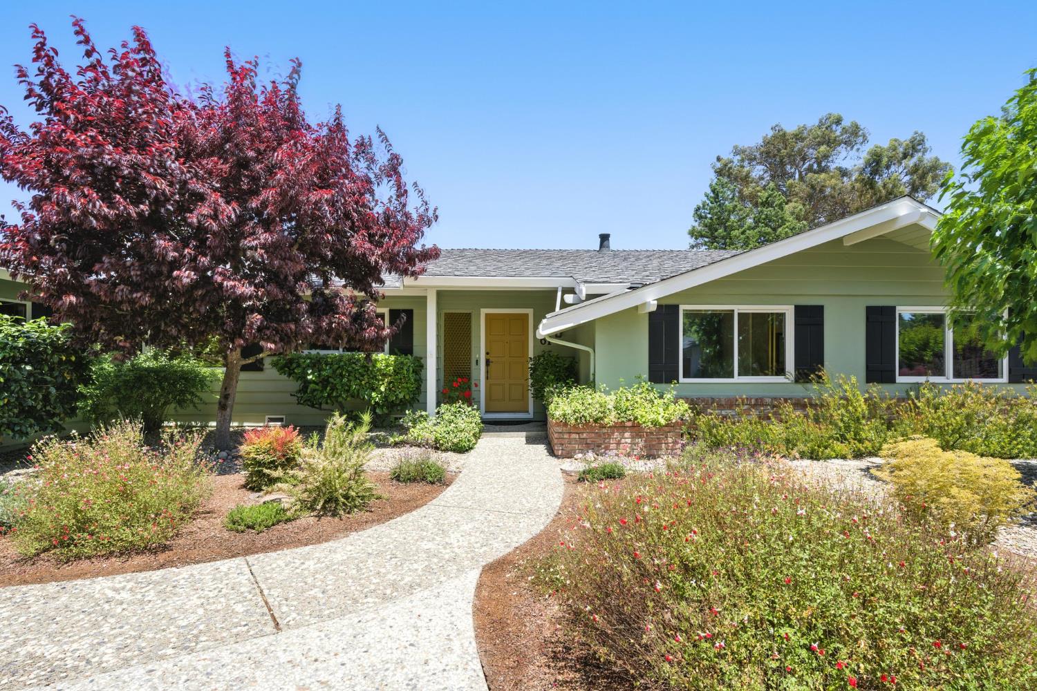 61 Corliss Drive