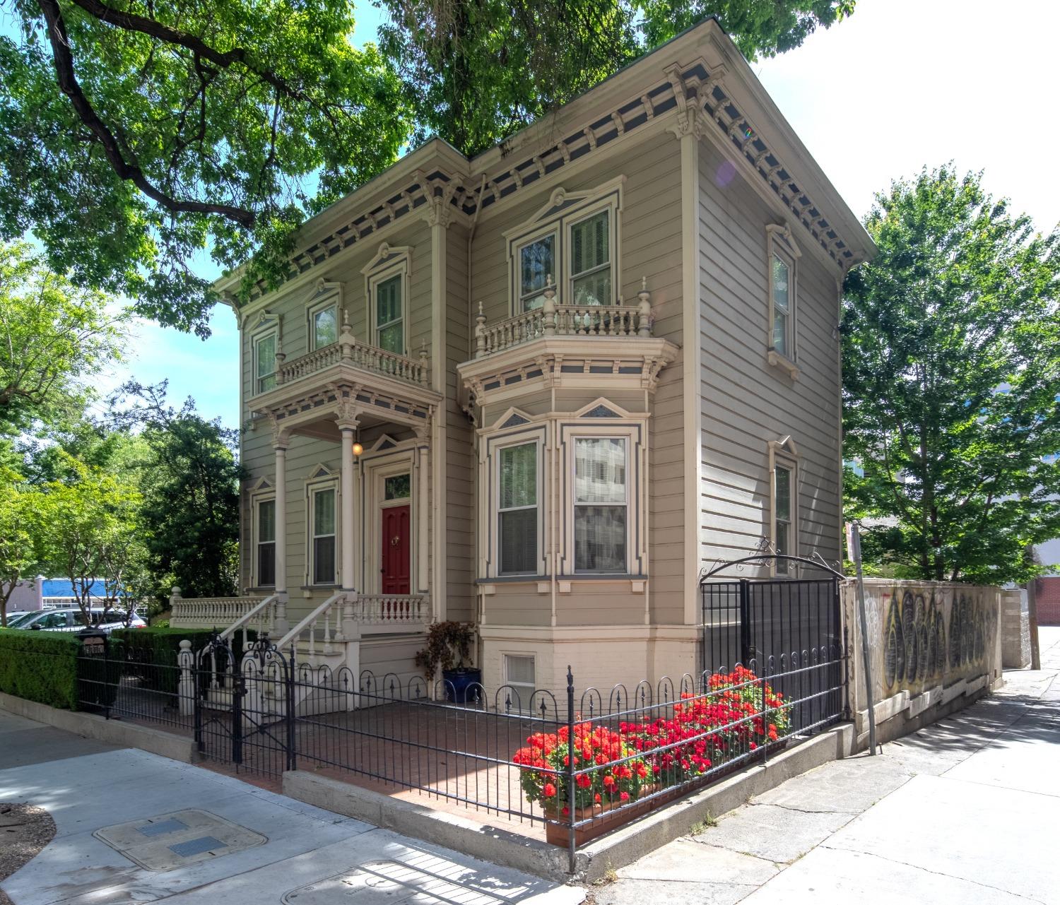 915 11th Street
