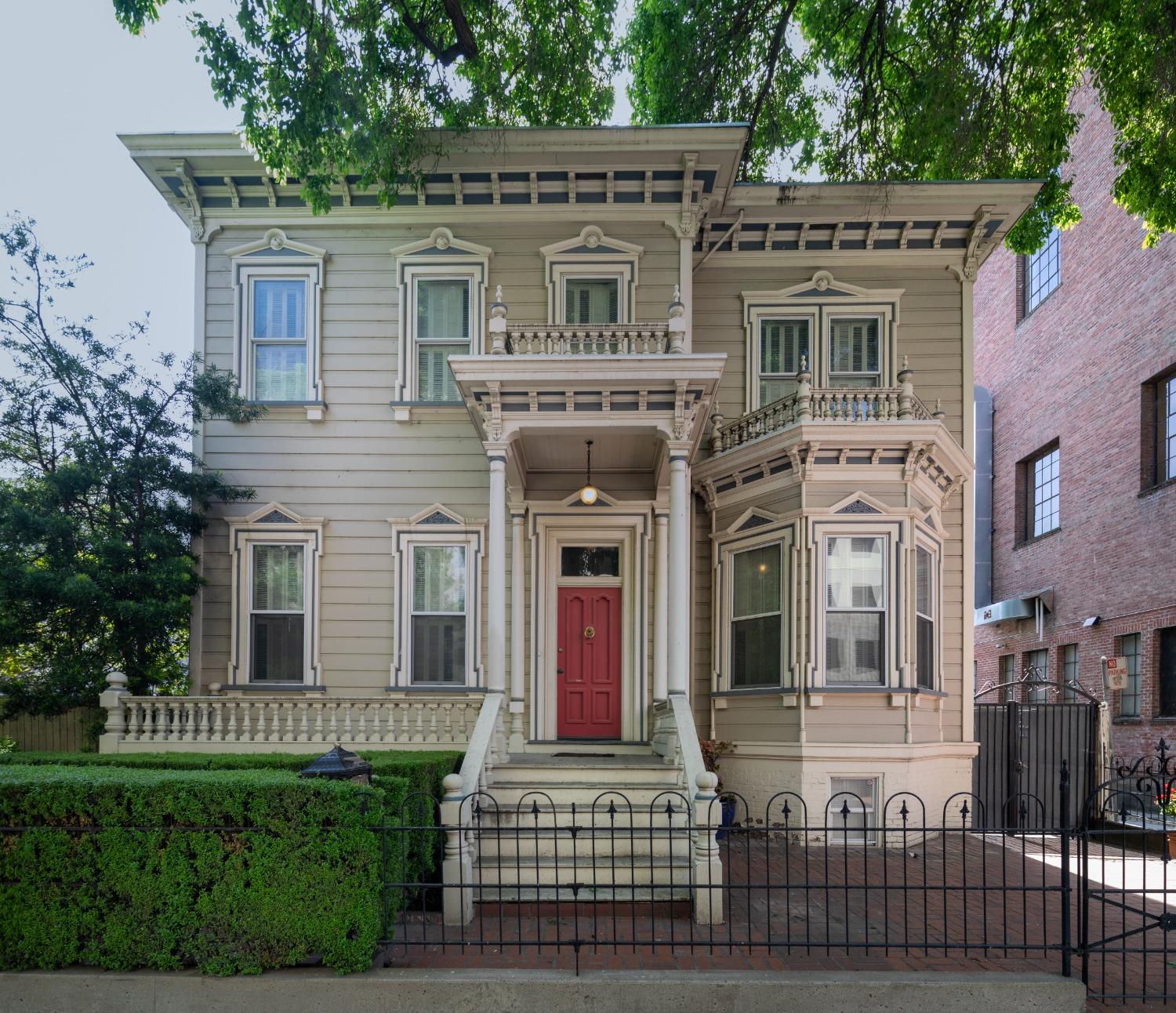 915 11th Street