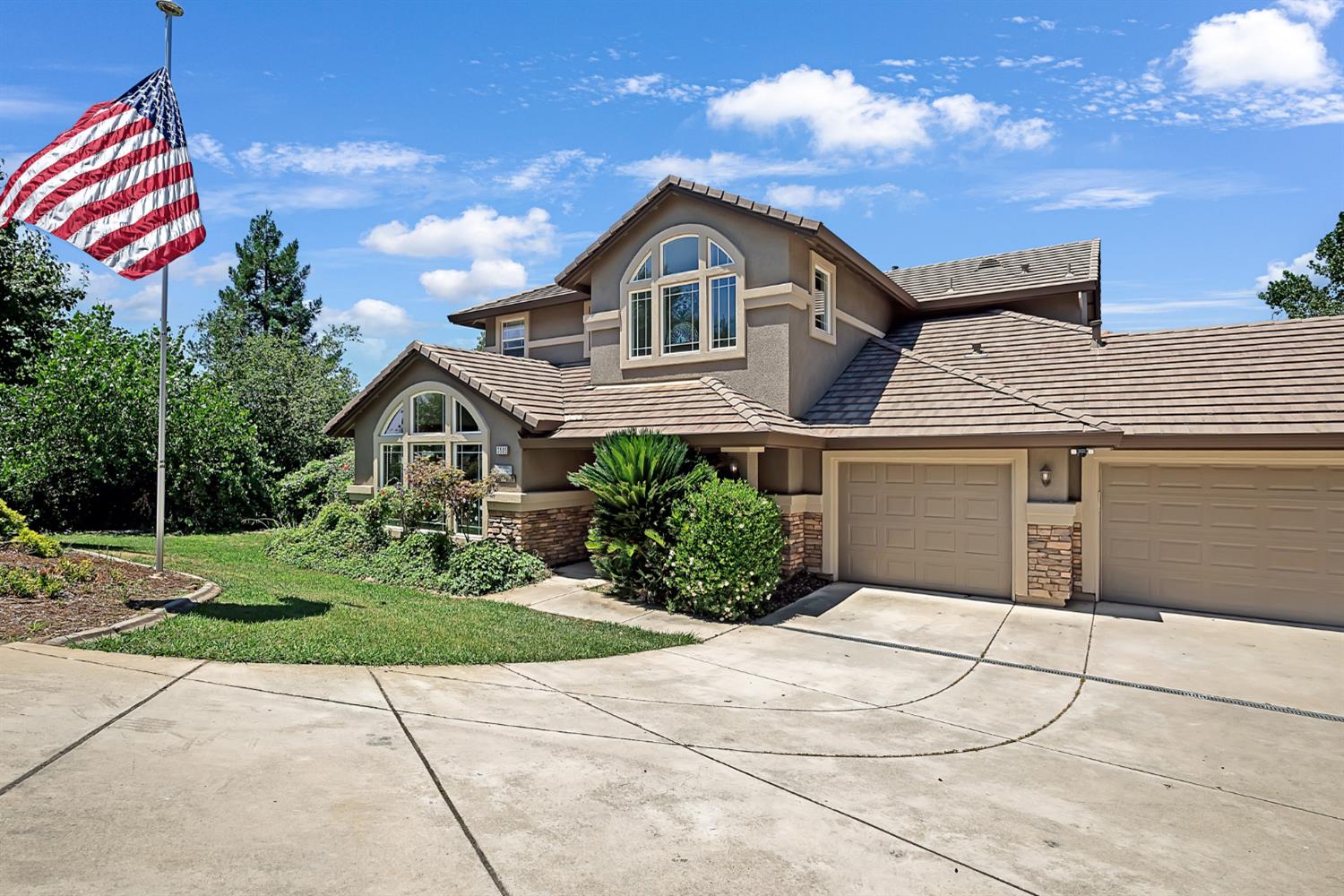 3505 Lambeth Drive