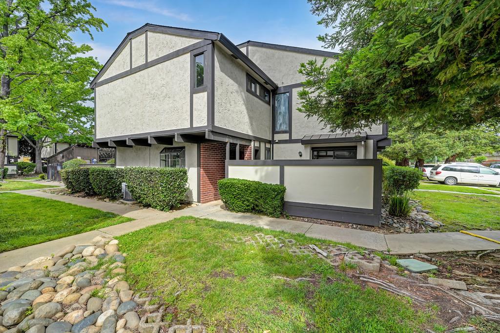 212 Wales Drive