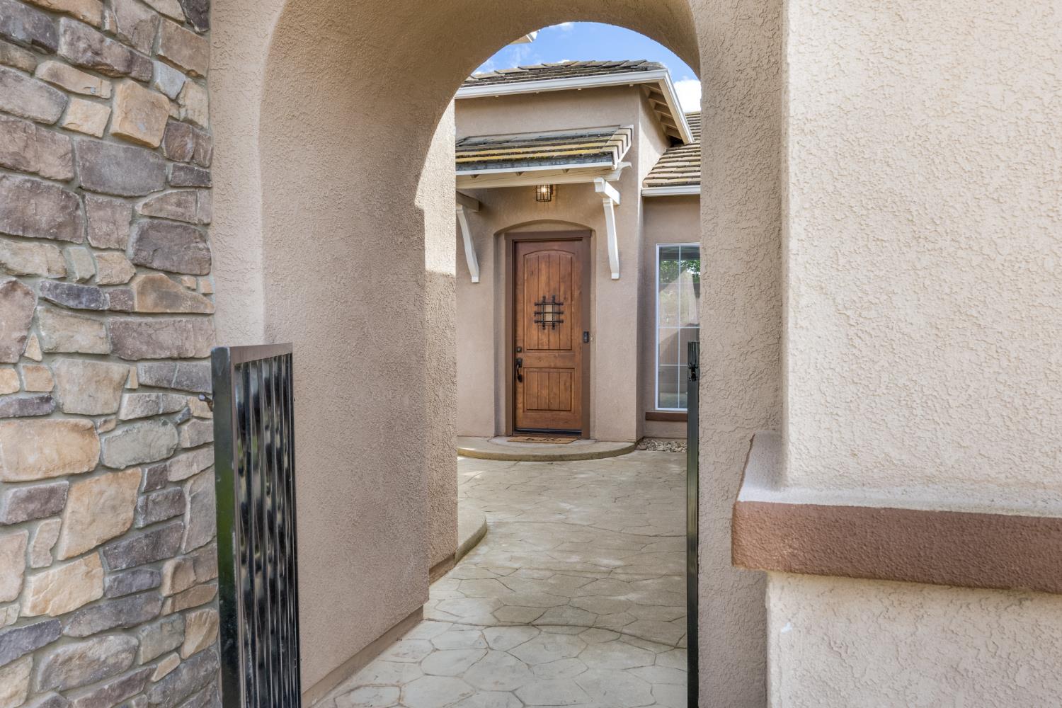 9422 Rhone Valley Way