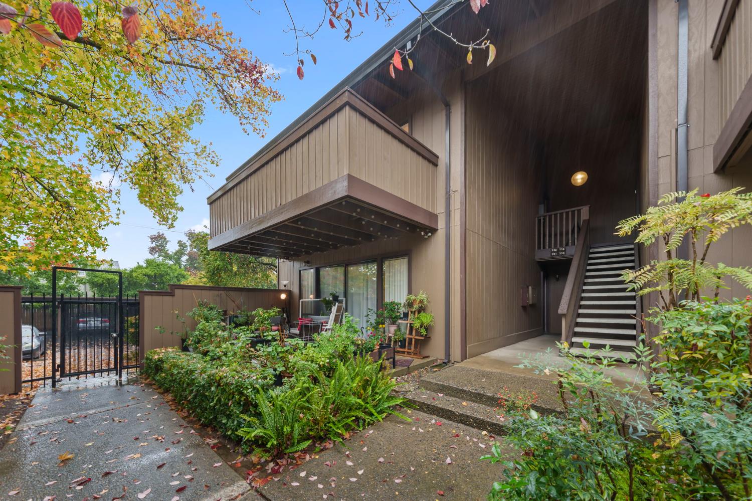 2416 Larkspur Lane 232