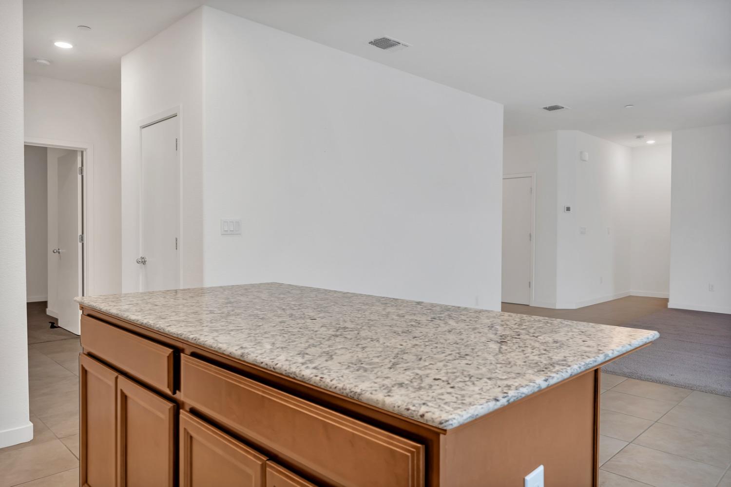 Los Banos, California 93635, United States, 3 Bedrooms Bedrooms, ,2 BathroomsBathrooms,Residential,Active,52864