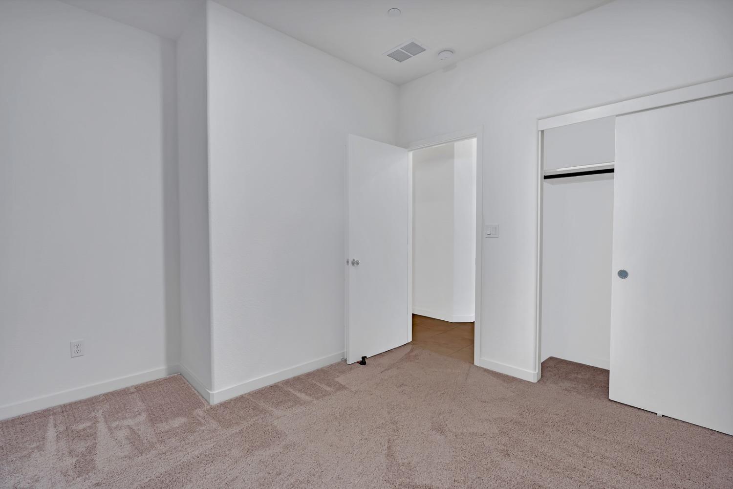 Los Banos, California 93635, United States, 3 Bedrooms Bedrooms, ,2 BathroomsBathrooms,Residential,Active,52864