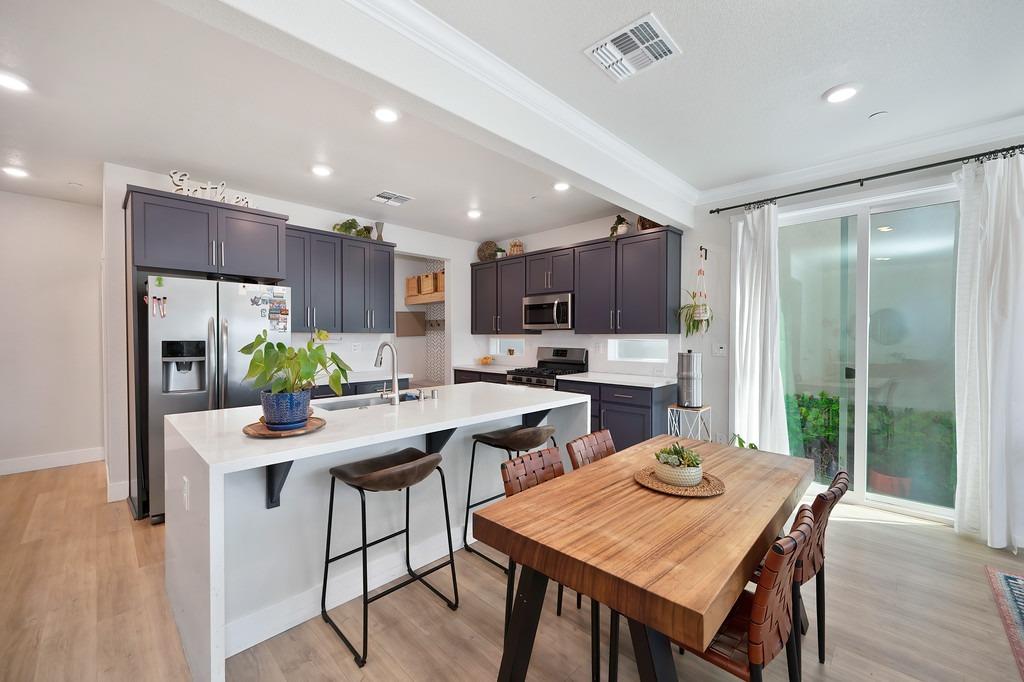 3122 Dove Court