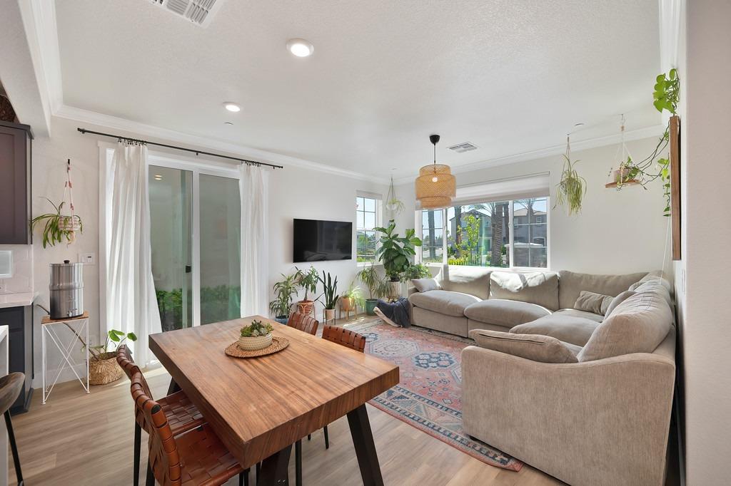 3122 Dove Court
