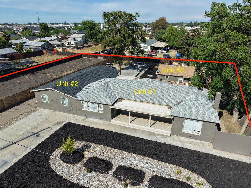 Photo of 917 9th Street, Turlock, CA 95380 (MLS # 226041595)