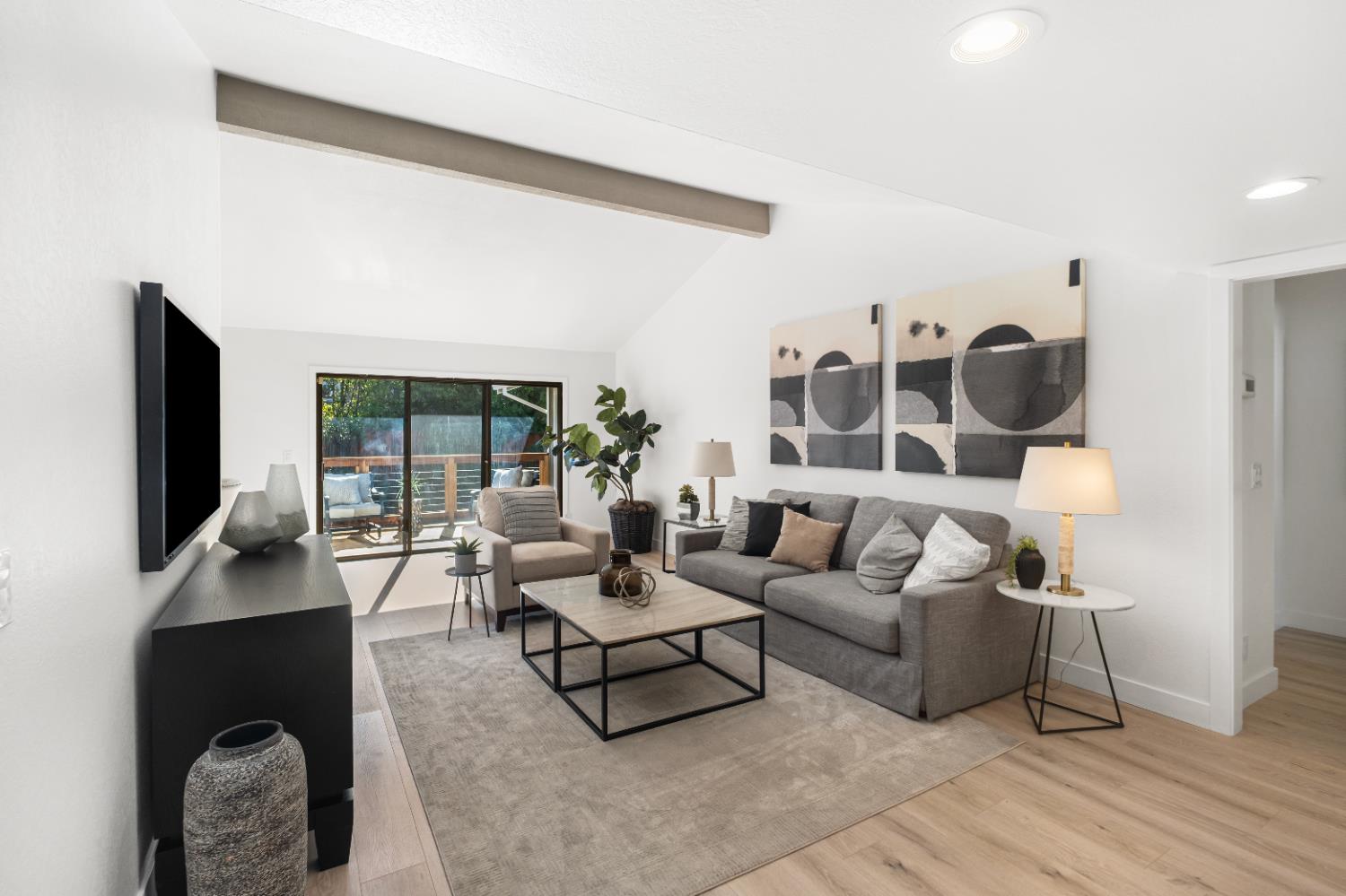 9196 Rolling Tree Lane